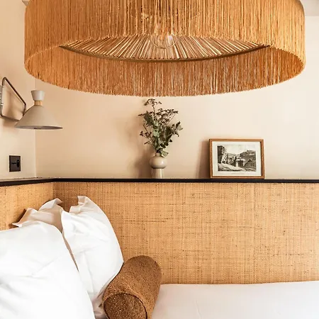 Hotel Maison Traversiere Paris