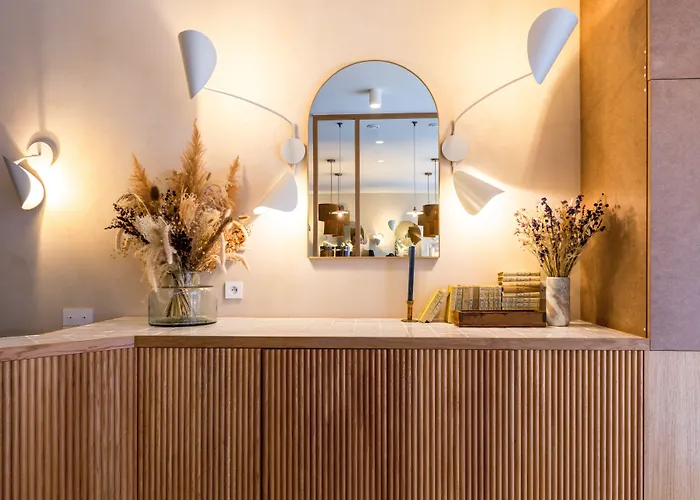 Maison Traversiere Hotel