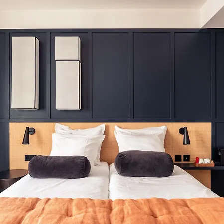 Hotell Maison Traversiere 4*