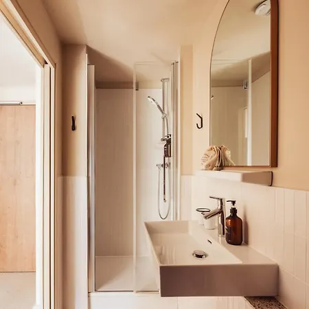 Maison Traversiere Hotel
