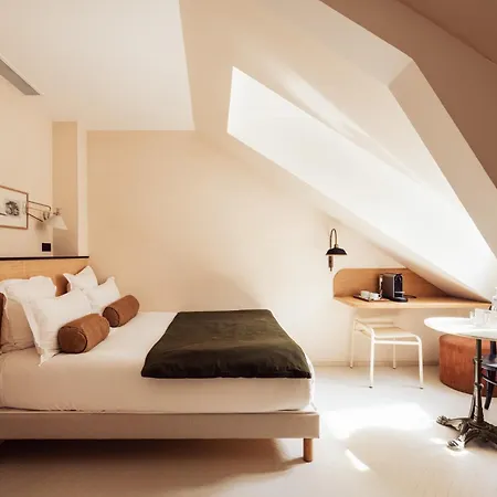 Maison Traversiere Hotel 4*