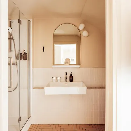 Maison Traversiere Hotel