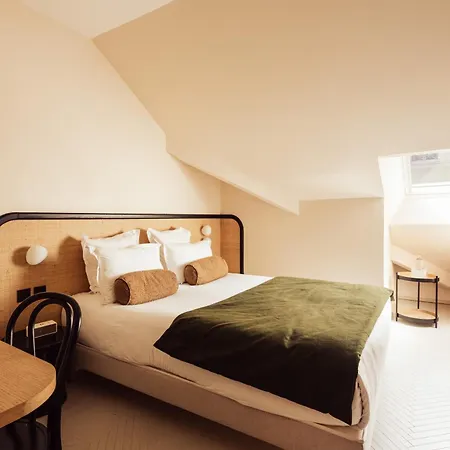 Hotel Maison Traversiere 4*