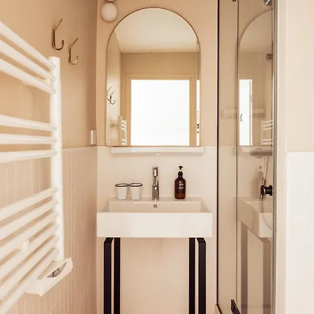 Hotel Maison Traversière 4*