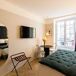 Maison Traversiere فندق 4*