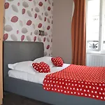Maison Traversiere Otel Paris