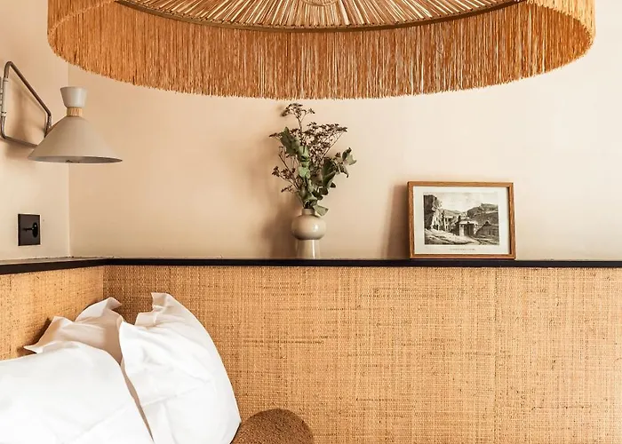 Hotel Maison Traversiere Paris