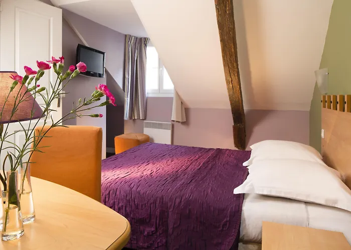 Hotel Maison Traversiere Paris